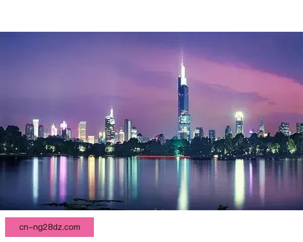 官方：南京城市续约中场胡人天